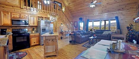 المنشأة من الداخل