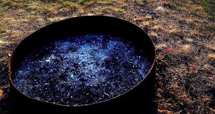 Ideal for snowmobilers,workers, traveling, nurses, Spacious and sleeps 12