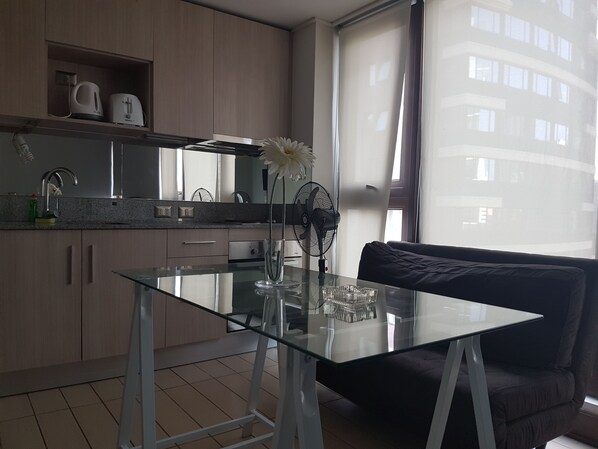 Private kitchen - Las Condes, Lado Metro Manquehue Acogedor Departamento Excelente Ubicacion (Las Condes)