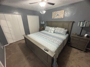 1 bedroom, iron/ironing board, WiFi, bed sheets - Cozy Scottsdale Condiminium (Scottsdale)