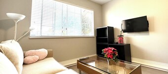 Newly renovated 2B1B Private Suite in Ladner