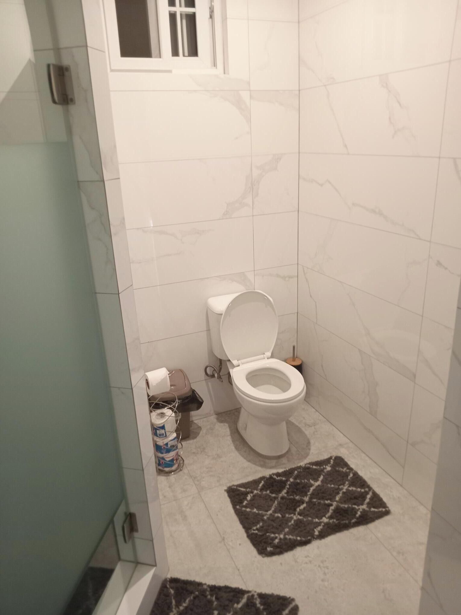 Håndklær, såpe og toalettpapir