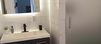 Cozy 1-bedroom apartment 1-Studio with WiFi, AC in brilliant Petite Calivigny