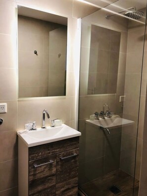 Handtücher, Seife, Toilettenpapier