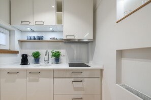 Refrigerador, horno, parrilla de estufa y lavavajillas 