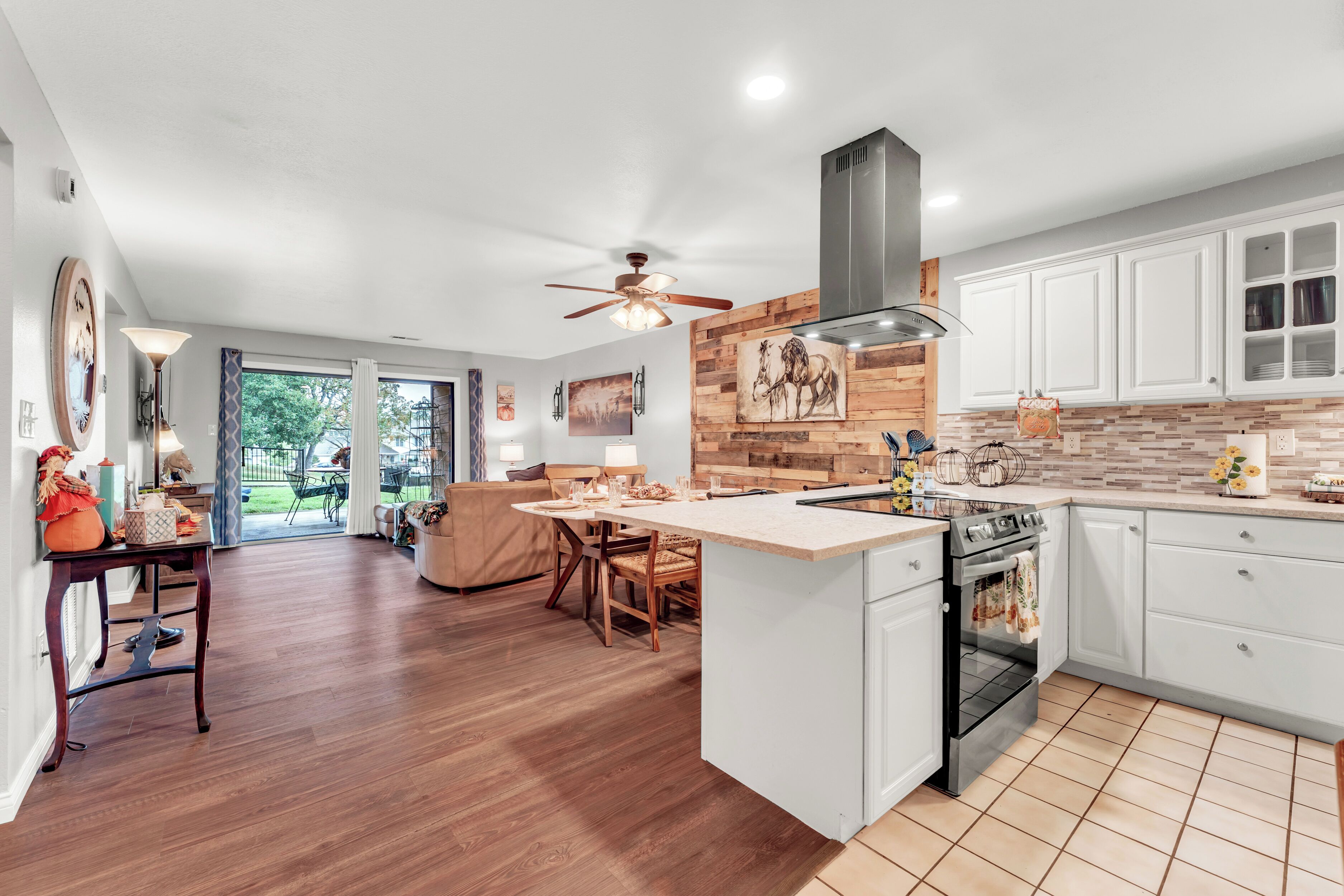 冰箱、微波炉、烤箱、炉灶