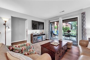 Smart TV, fireplace