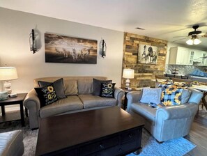 Smart TV, fireplace