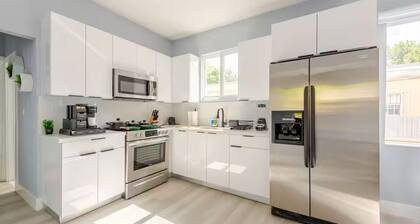 central Miami home near Wynwood,Downtown,Midtown,Design District, little havana