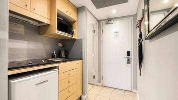 Fridge, microwave, stovetop, toaster