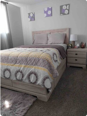 2 slaapkamers, een strijkplank/strijkijzer, wifi, beddengoed