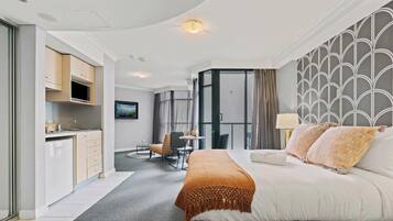 Iron/ironing board, WiFi, bed sheets
