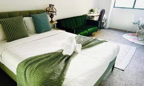 Silitysrauta/-lauta, Wi-Fi, vuodevaatteet