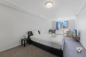 Iron/ironing board, WiFi, bed sheets - KozyGuru | Haymarket Syd Cozy Studio (Haymarket)