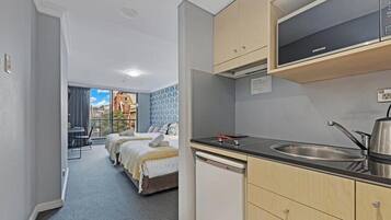 Iron/ironing board, WiFi, bed sheets