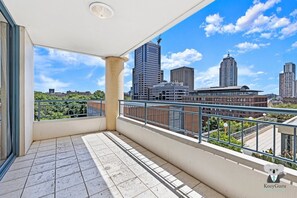 Property grounds - KozyGuru | Haymarket | 1 Bed Big Balcony Apt (Haymarket)