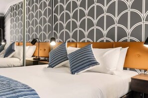 Iron/ironing board, WiFi, bed sheets - KozyGuru | Sydney CBD | Vibrant City Studio (Haymarket)