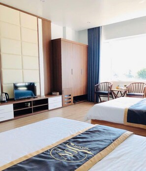 Quarto casal luxo | Escrivaninha, Wi-Fi de cortesia