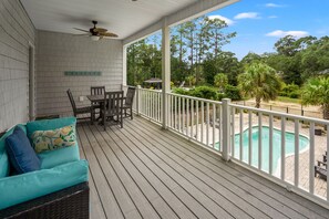Outdoor dining - Luxury home w/private pool, walking distance to the beach, eateries and shopping (North Myrtle Beach)