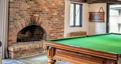 Diskin House Mt Pleasant Rd, Eltham. Great for weddings - 2 Kms to Montsalvat.