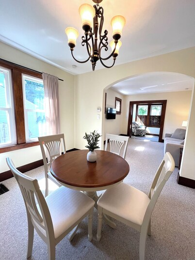 Charming 2-bedroom house in tranquil Plymouth neighborhood