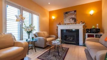 Tv, pejs, bordfodbold, bøger