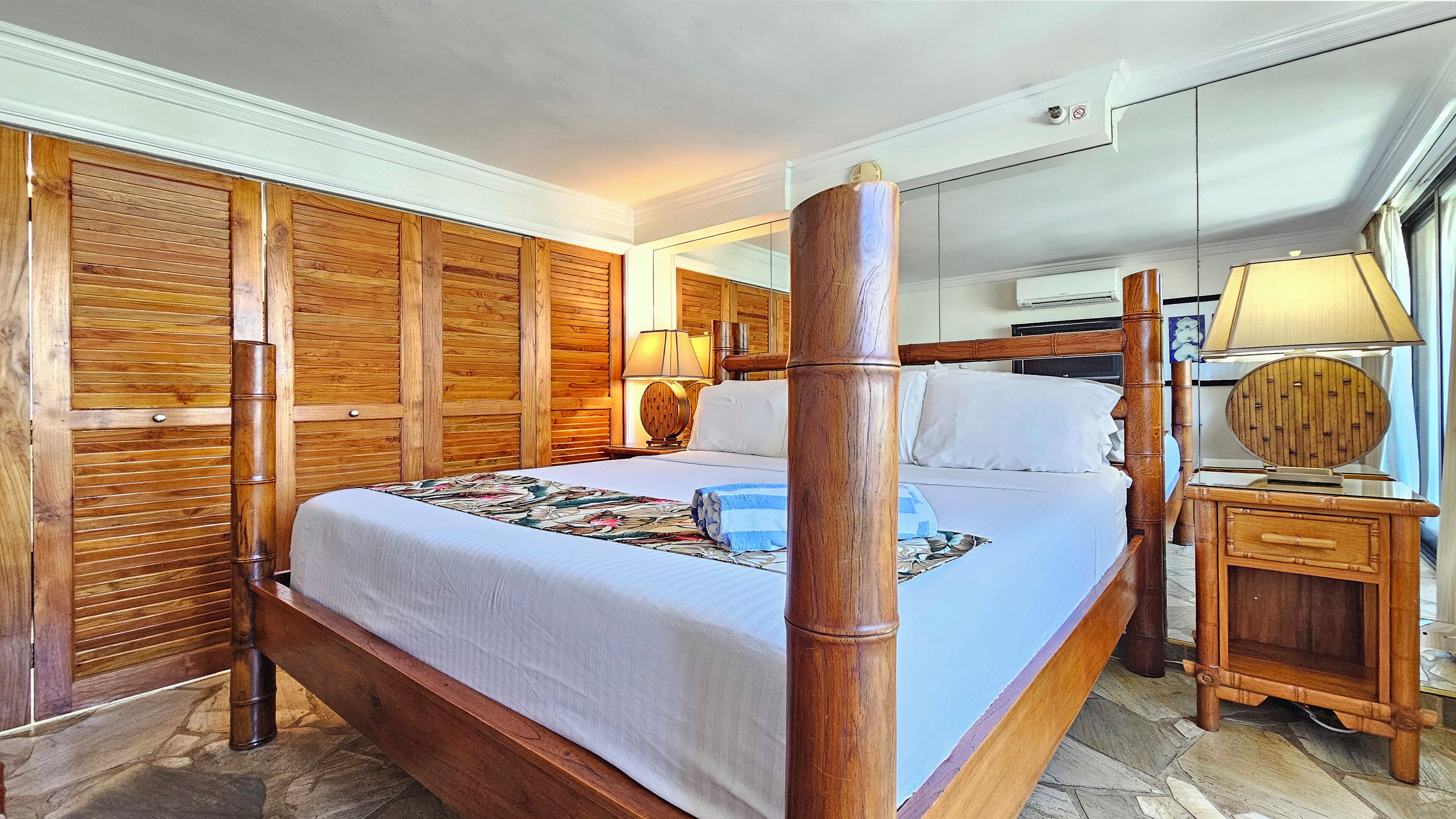 Bmb 1204 Ideal Hawaiian 1bedroom Apartment Steps To Beach In Honolulu