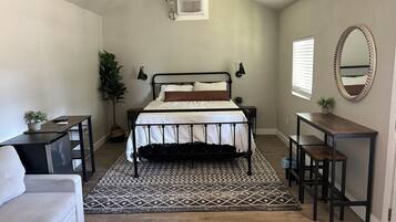 1 bedroom, WiFi, bed sheets