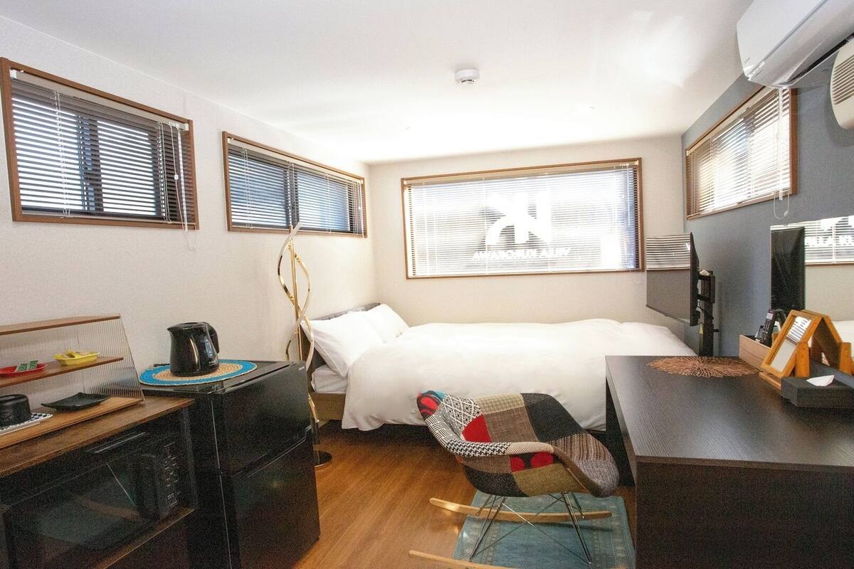 ห้องเบสิก, เตียงเดี่ยวขนาดใหญ่ 1 เตียง | เครื่องนอนระดับพรีเมียม, ผ้านวมขนเป็ด, โต๊ะทำงาน, Wi-Fi ฟรี