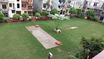 Three-Bedroom House | Garden view
