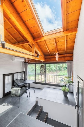 6 habitaciones, escritorio, tabla de planchar con plancha y wifi gratis 