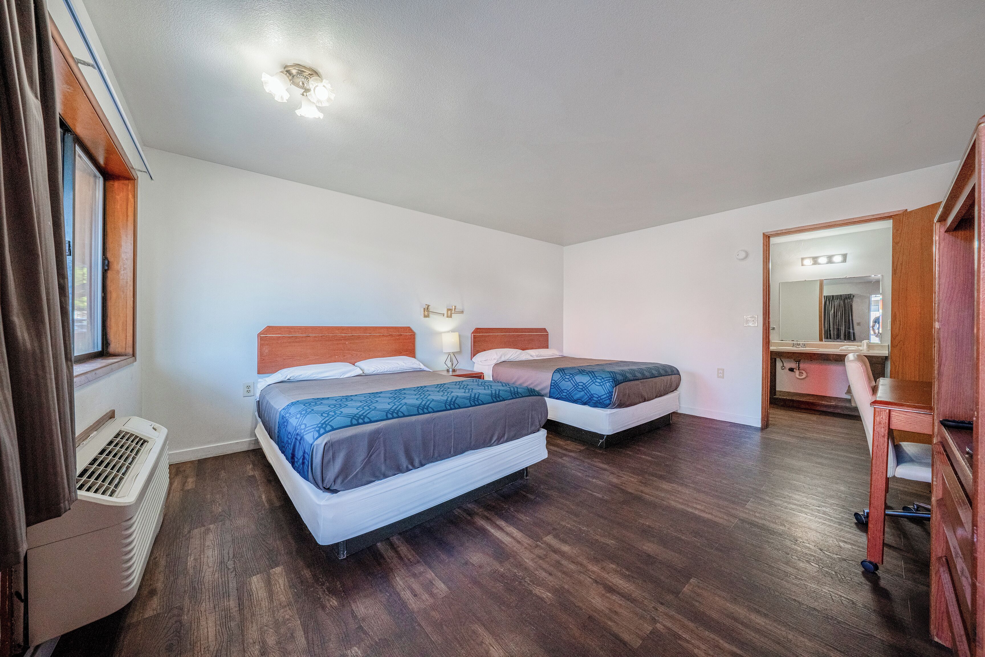 Zimmer, 2 Queen-Betten, Raucher