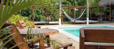 Una piscina techada, una piscina climatizada