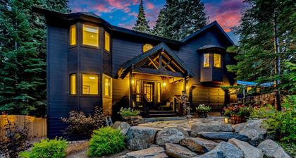 Modern Mountain Luxury Retreat: Hot Tub & Grill