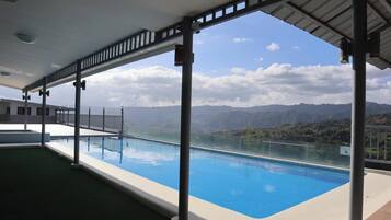 3 outdoor pools