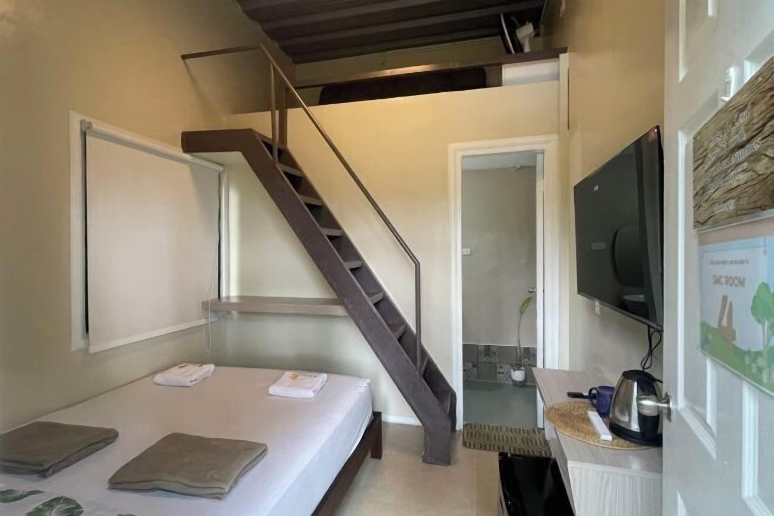 Rollaway beds, free WiFi, bed sheets