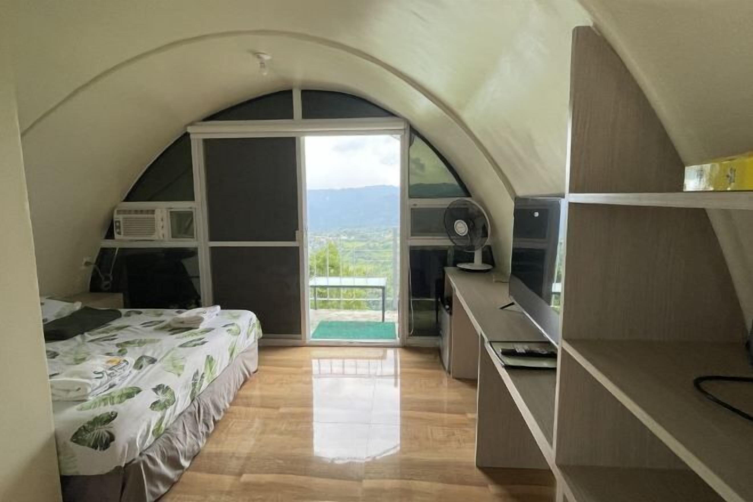 Rollaway beds, free WiFi, bed sheets