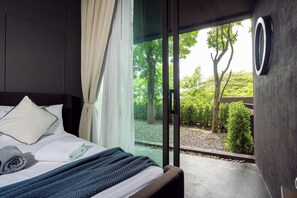 2 bedrooms, in-room safe, iron/ironing board, free WiFi