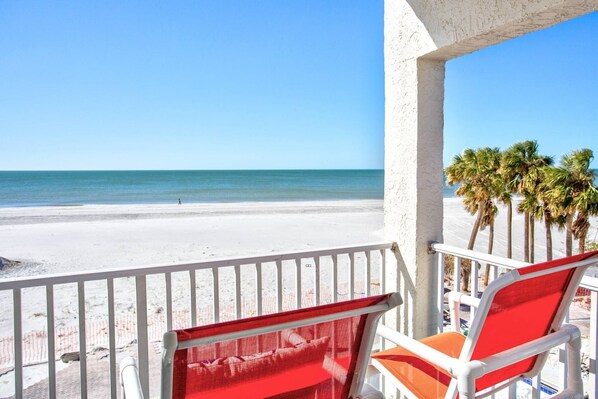 Property grounds - Gulf Front Oasis with Dual Balconies, Heated Pool & Stunning Sunset Views in Madeira Beach (Madeira Beach)