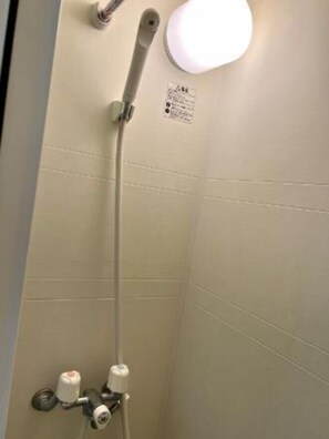 Badkamer met douche