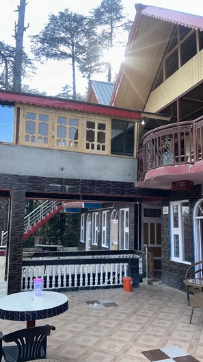 Front of property - Goroomgo Anjali Homestay (Banjar)