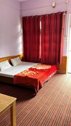 Deluxe Double Room | Free WiFi, bed sheets