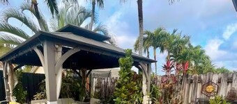 Elegant Tranquil Restful Oasis with Pure Serenity Pool and Garden