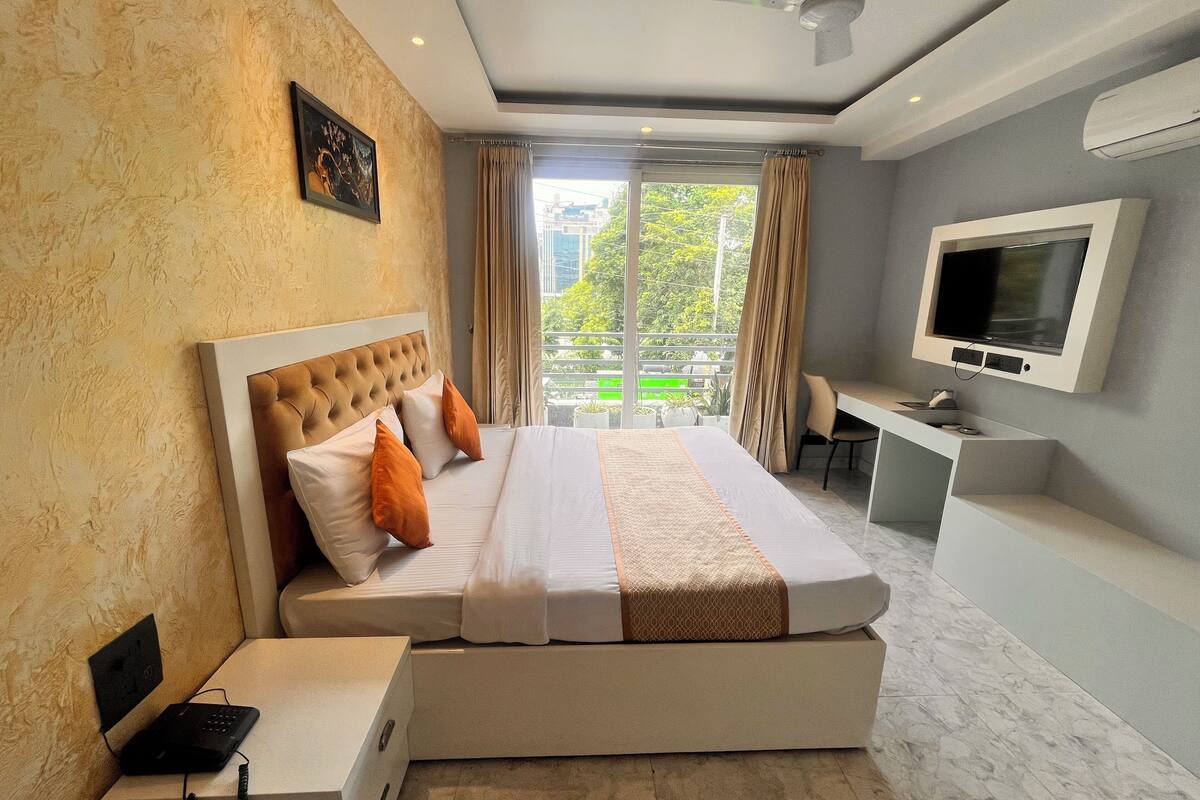 Deluxe-huone | 1 makuuhuone, ylelliset vuodevaatteet, työpöytä