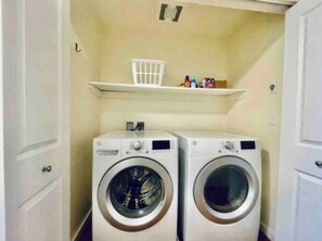 Interior - 4BR/4BA Queen Anne Retreat & Easy Port Access! (Seattle)