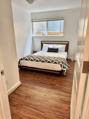 4 bedrooms, desk, travel crib, free WiFi