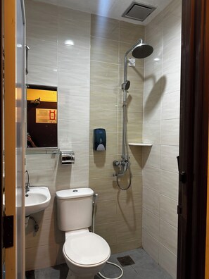 Dusche, Handtücher, Seife, Shampoo