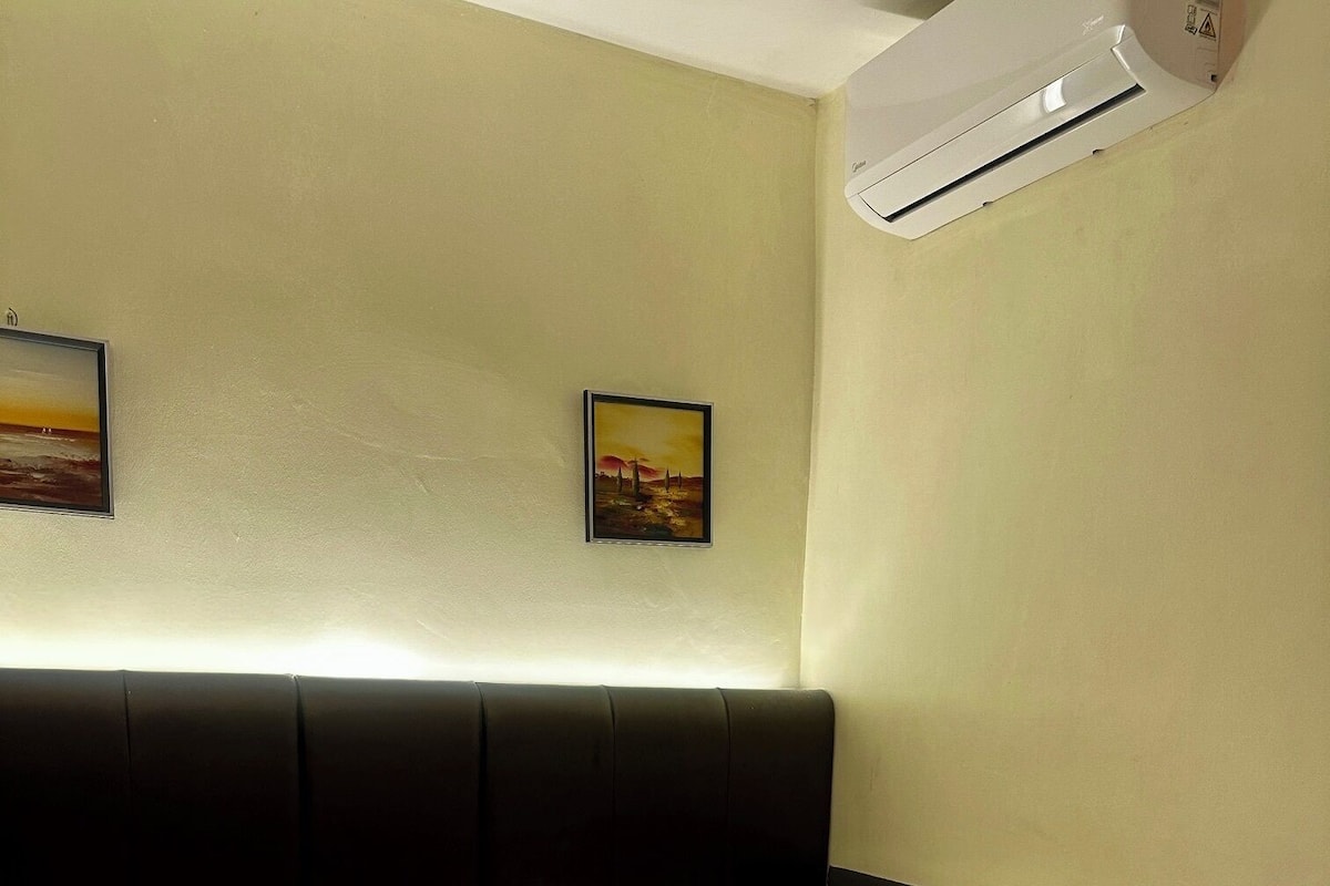Camera Standard con letto matrimoniale o 2 letti singoli, non fumatori, bagno privato | Una scrivania, postazione laptop, ferro/asse da stiro, Wi-Fi gratuito