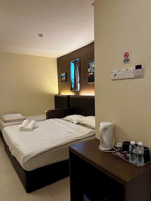 Standard Triple Room, Non Smoking, Private Bathroom | Desk, laptop workspace, iron/ironing board, free WiFi - Arabian Signature (Malacca City)