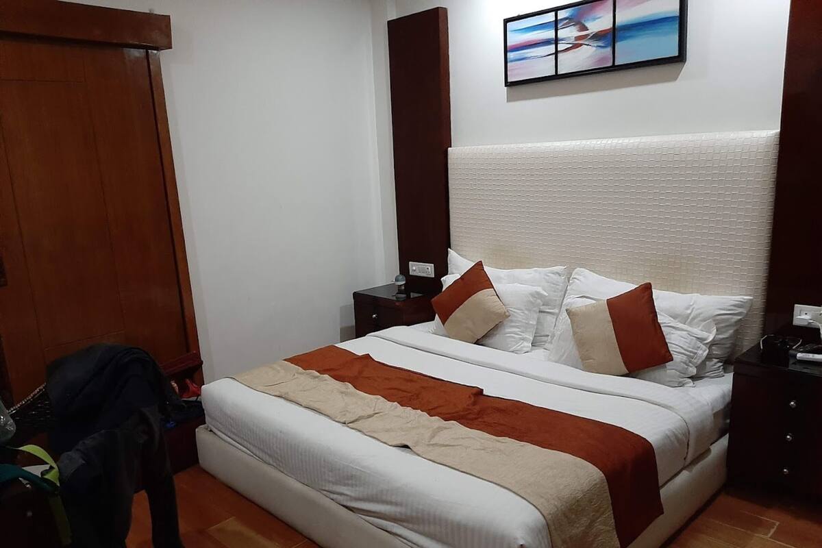 Luxury Room, City View | Free WiFi, bed sheets